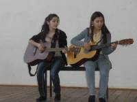гитаристки Лейло и Алина